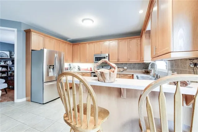 Additional image 15 of 72 SIDNEY Cres
