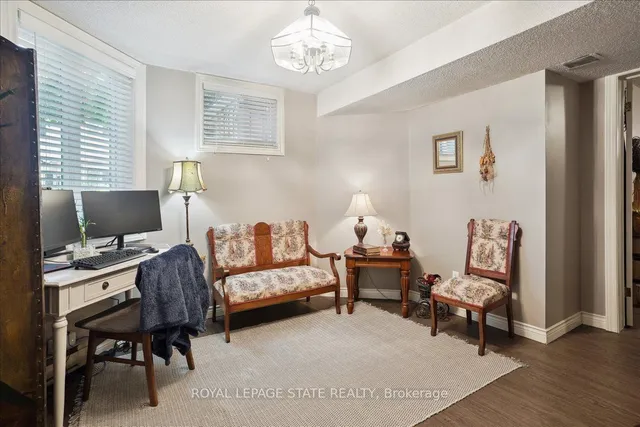 Additional image 29 of 126 Gurnett Dr