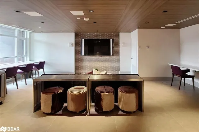 Additional image 23 of 600 North Service Road Unit 418