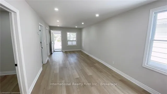 Additional image 11 of 32 Vansitmart Ave