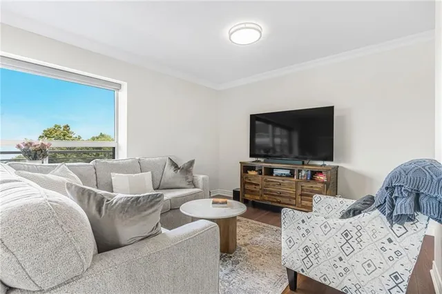 Additional image 10 of 350 CONCESSION St Unit 303