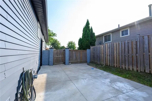 Additional image 50 of 165 BELLINGHAM Dr