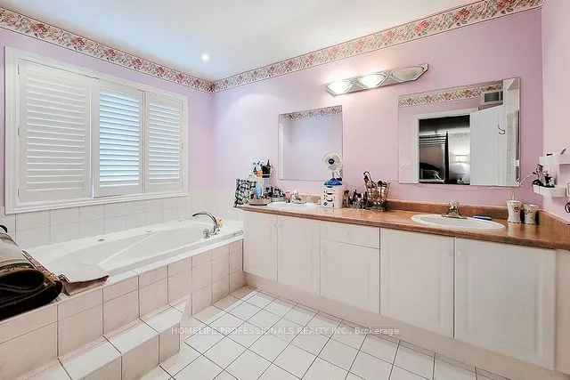 Additional image 40 of 88 Cabriolet Cres
