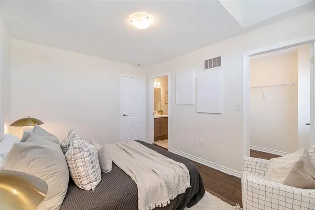 Additional image 34 of 45 STILLWATER Cres