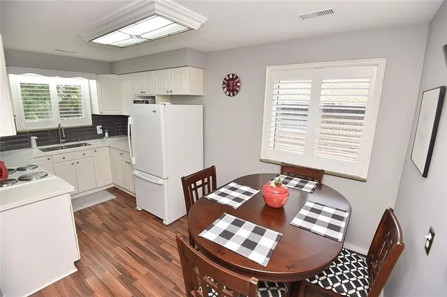 Additional image 12 of 1066 FENNELL Ave