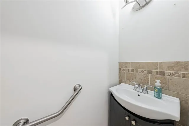 Additional image 25 of 494 DICENZO Dr