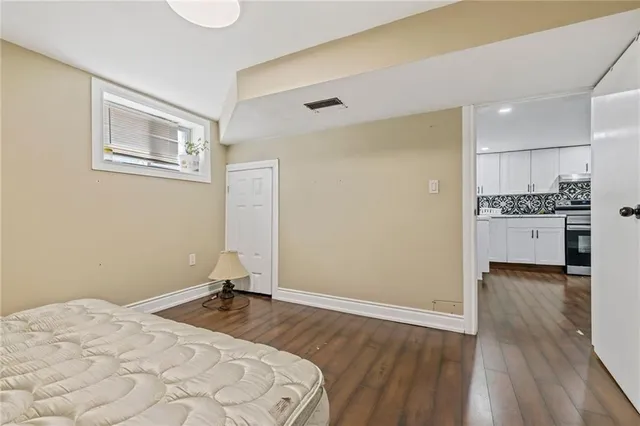 Additional image 9 of 38 LAKE Ave