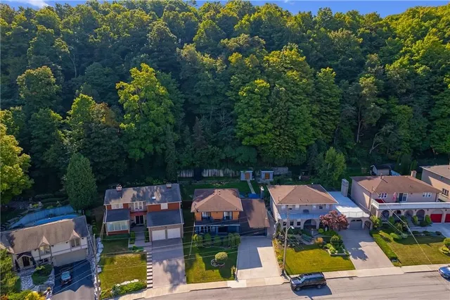 Additional image 46 of 64 HILDEGARD Dr