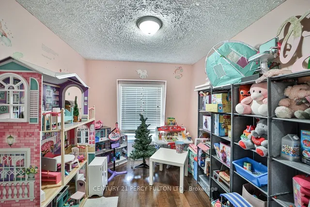 Additional image 20 of 102 Neil Ave