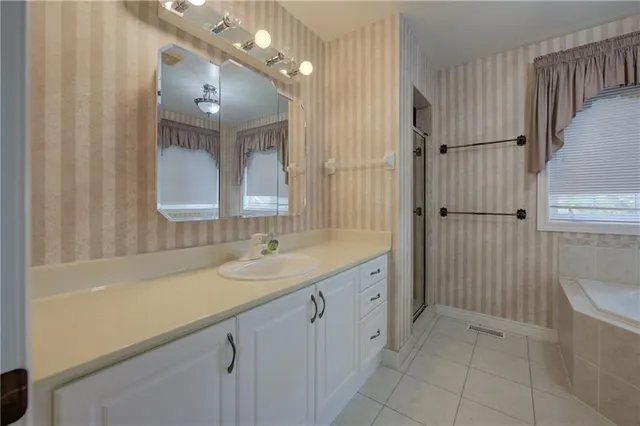 Additional image 30 of 120 BEDDOE Dr Unit 21