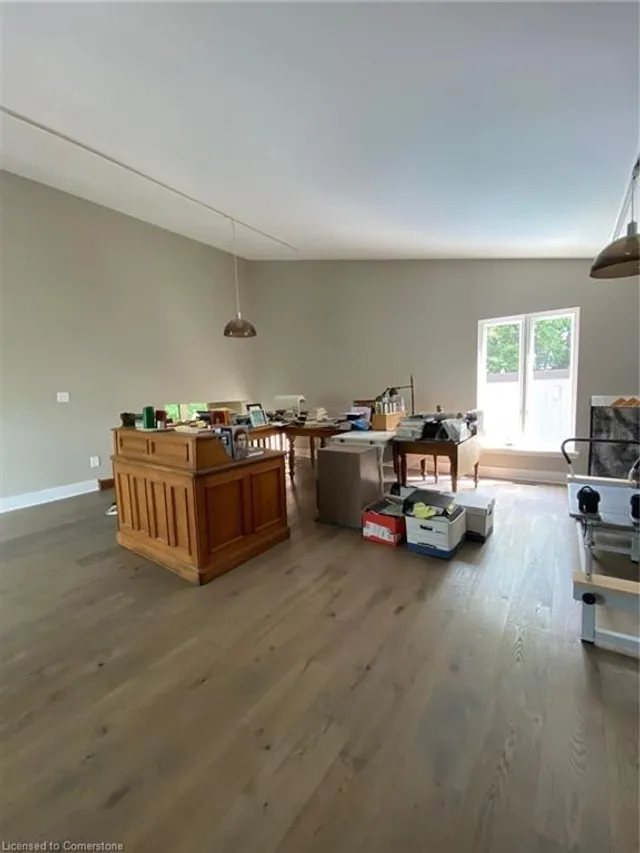 Additional image 26 of 38 Oak Ave