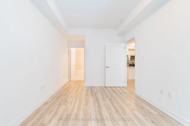 Additional image 18 of 460 DUNDAS St Unit 301