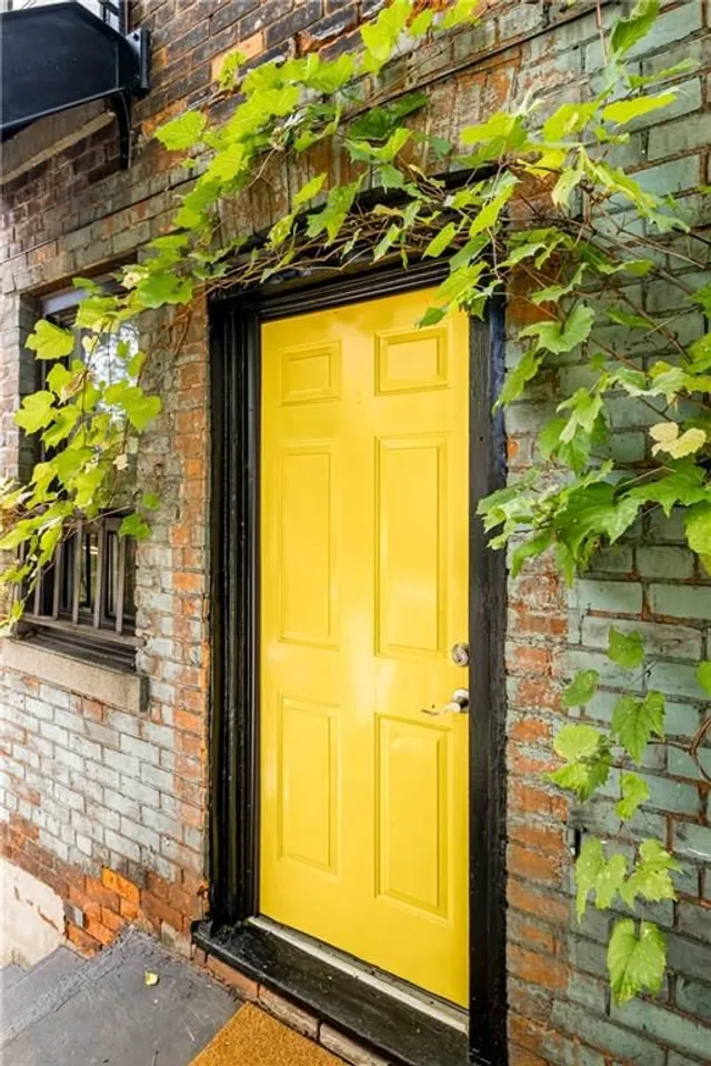 Additional image 47 of 235 YOUNG St