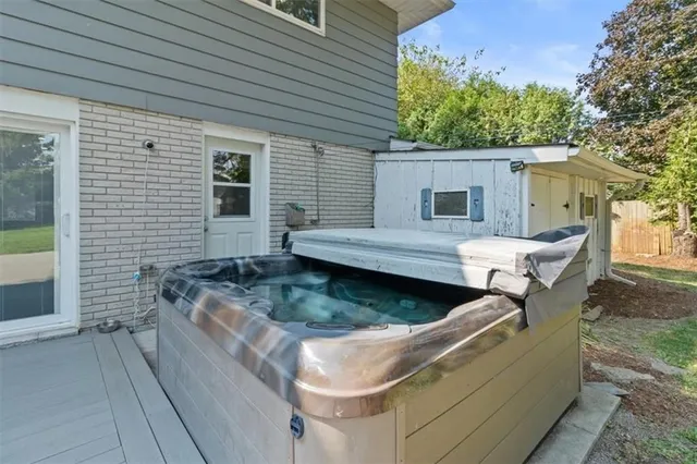 Additional image 39 of 2 CAREY St