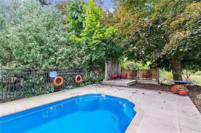 Additional image 42 of 711 RIDGE Rd