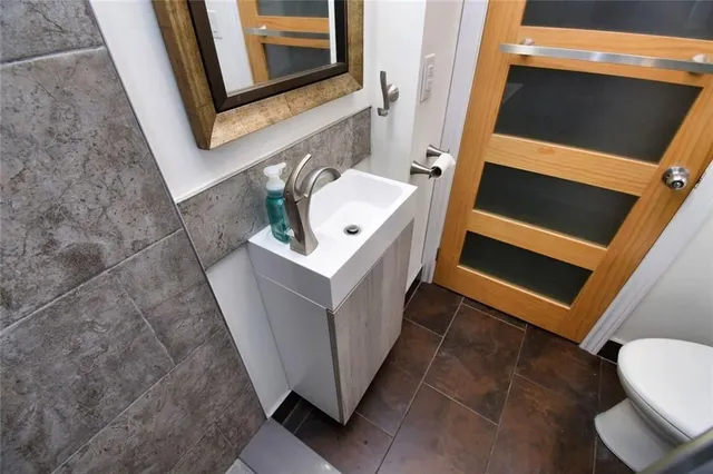 Additional image 27 of 86 GRAHAM Ave