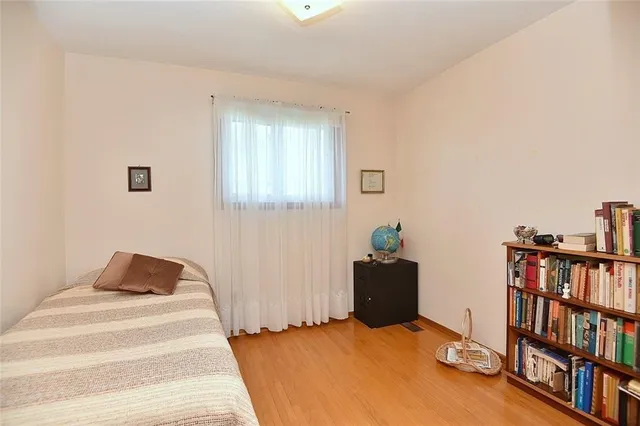 Additional image 15 of 20 STELLA Crt