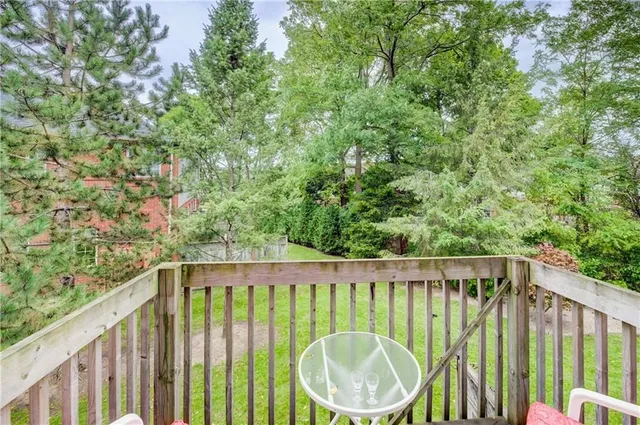 Additional image 11 of 120 BEDDOE Dr Unit 21