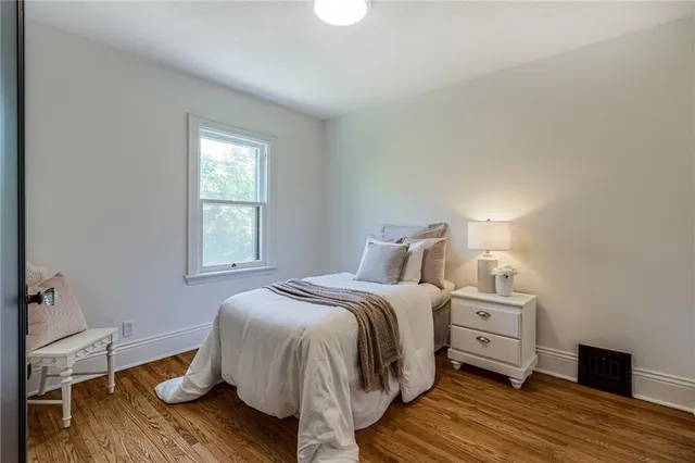 Additional image 28 of 111 LAKE AVENUE Dr