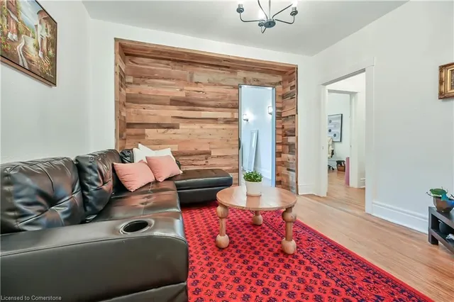 Additional image 12 of 285 King St Unit 8