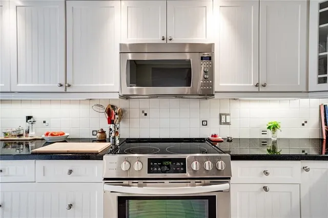 Additional image 18 of 150 WILSON St Unit PH2