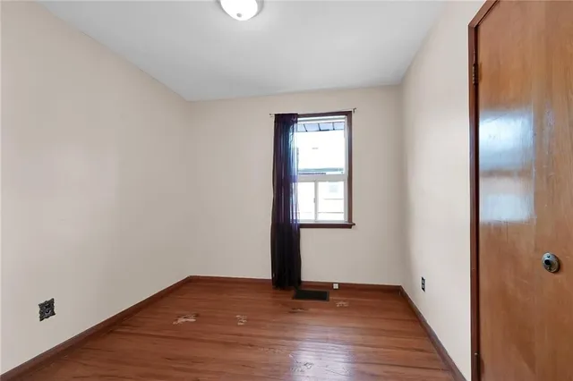 Additional image 16 of 63 FERNWOOD Cres