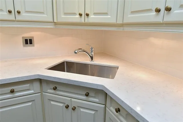 Additional image 23 of 4 JOYA Pl