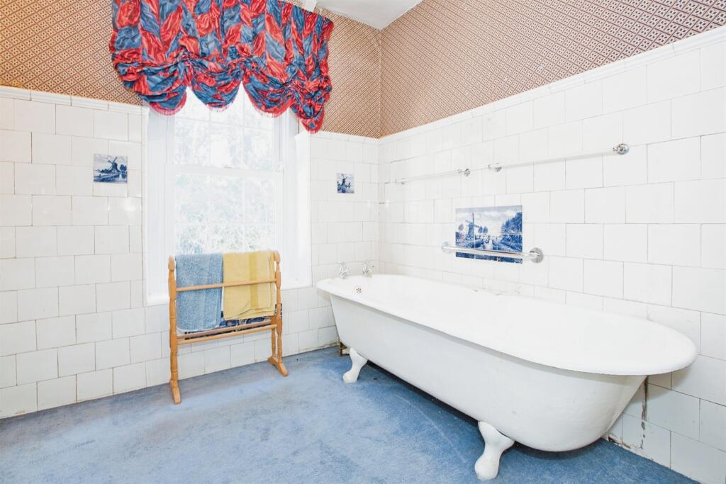 Additional image 16 of Kennel Batch, Wells