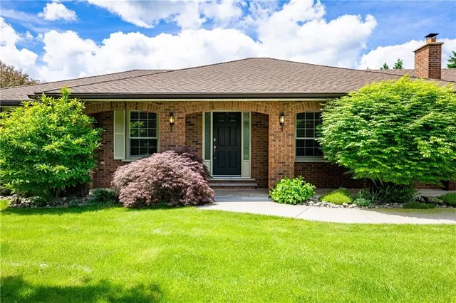 Additional image 2 of 5 ELLEN St