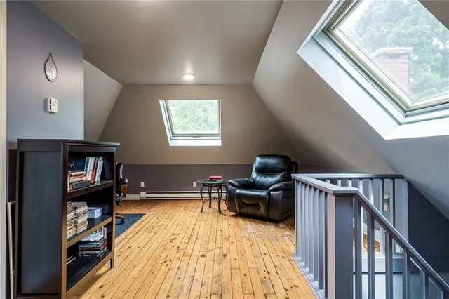 Additional image 31 of 90 BLAKE St