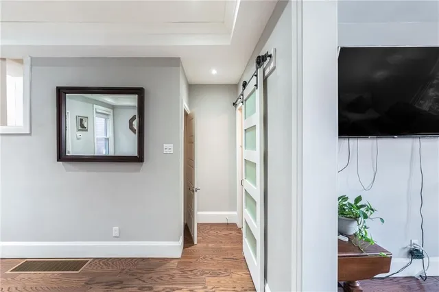 Additional image 26 of 21 SEVERN St