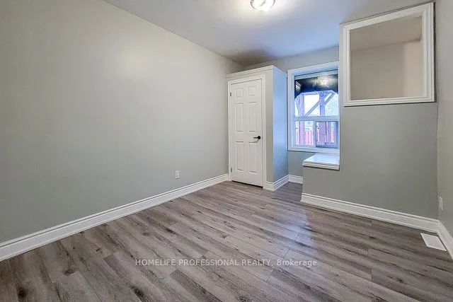 Additional image 21 of 300 Balmoral Ave