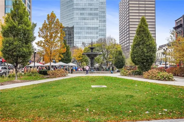 Additional image 2 of 112 King St Unit 1111