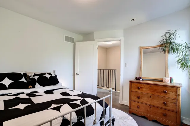 Additional image 30 of 94 Glendale Ave