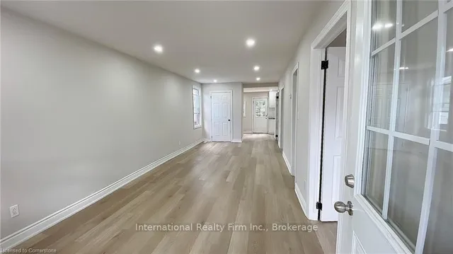 Additional image 8 of 32 Vansitmart Ave