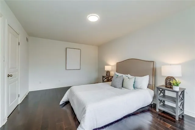 Additional image 29 of 105 HIGHGATE Dr