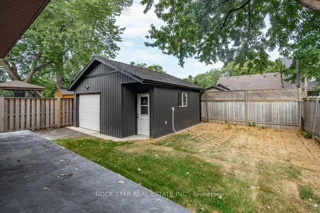 Additional image 31 of 21 Clare Ave