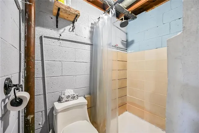 Additional image 35 of 8 LAMPTON Pl