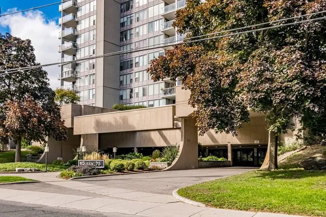 Additional image 39 of 75 QUEEN St Unit 507