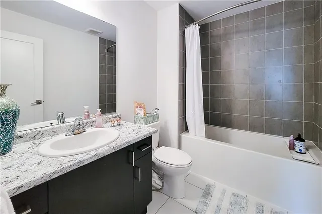 Additional image 32 of 8 SHOWERS Lane