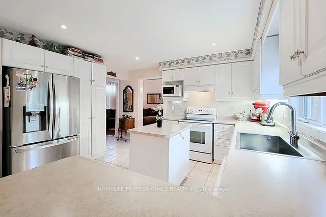 Additional image 25 of 88 Cabriolet Cres