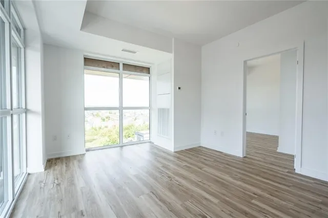 Additional image 14 of 470 DUNDAS St Unit 902