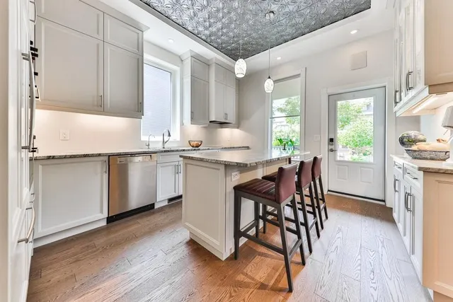 Additional image 11 of 33 MOUNTAIN Ave