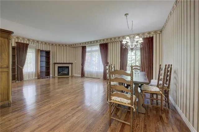 Additional image 9 of 120 BEDDOE Dr Unit 21