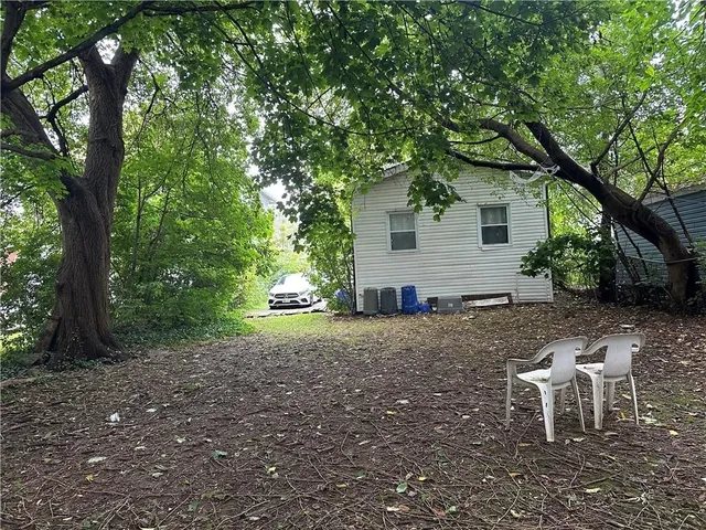 Additional image 26 of 57 EMERSON St