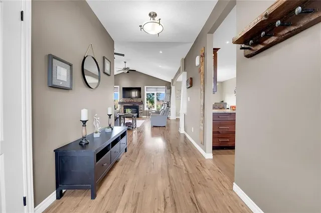 Additional image 5 of 152 POPLAR St