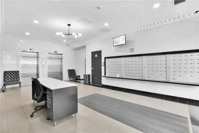 Additional image 8 of 112 King St Unit 1111