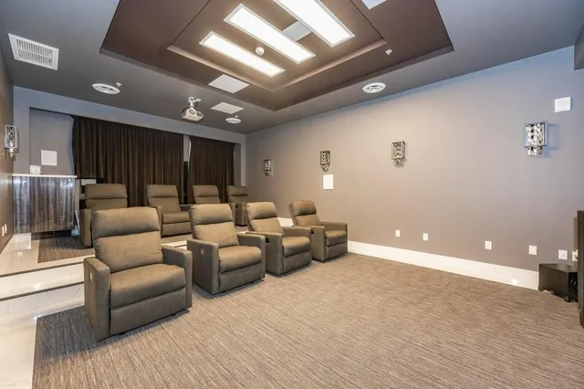 Additional image 34 of 118 KING St Unit 418