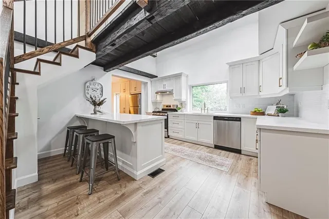 Additional image 5 of 116 LYNDEN Rd