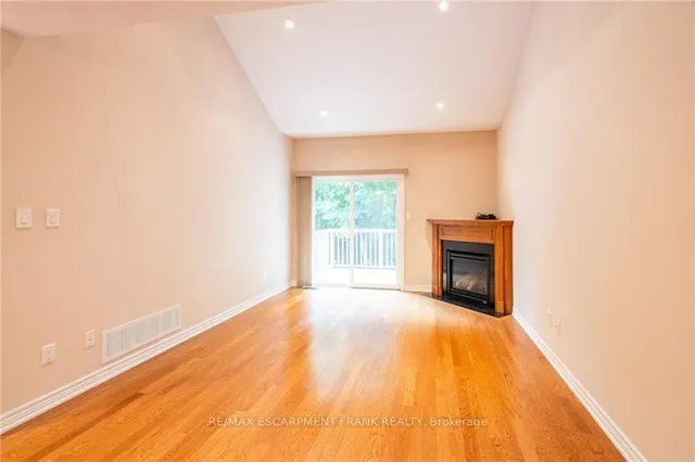 Additional image 24 of 50 Grovetree Tr